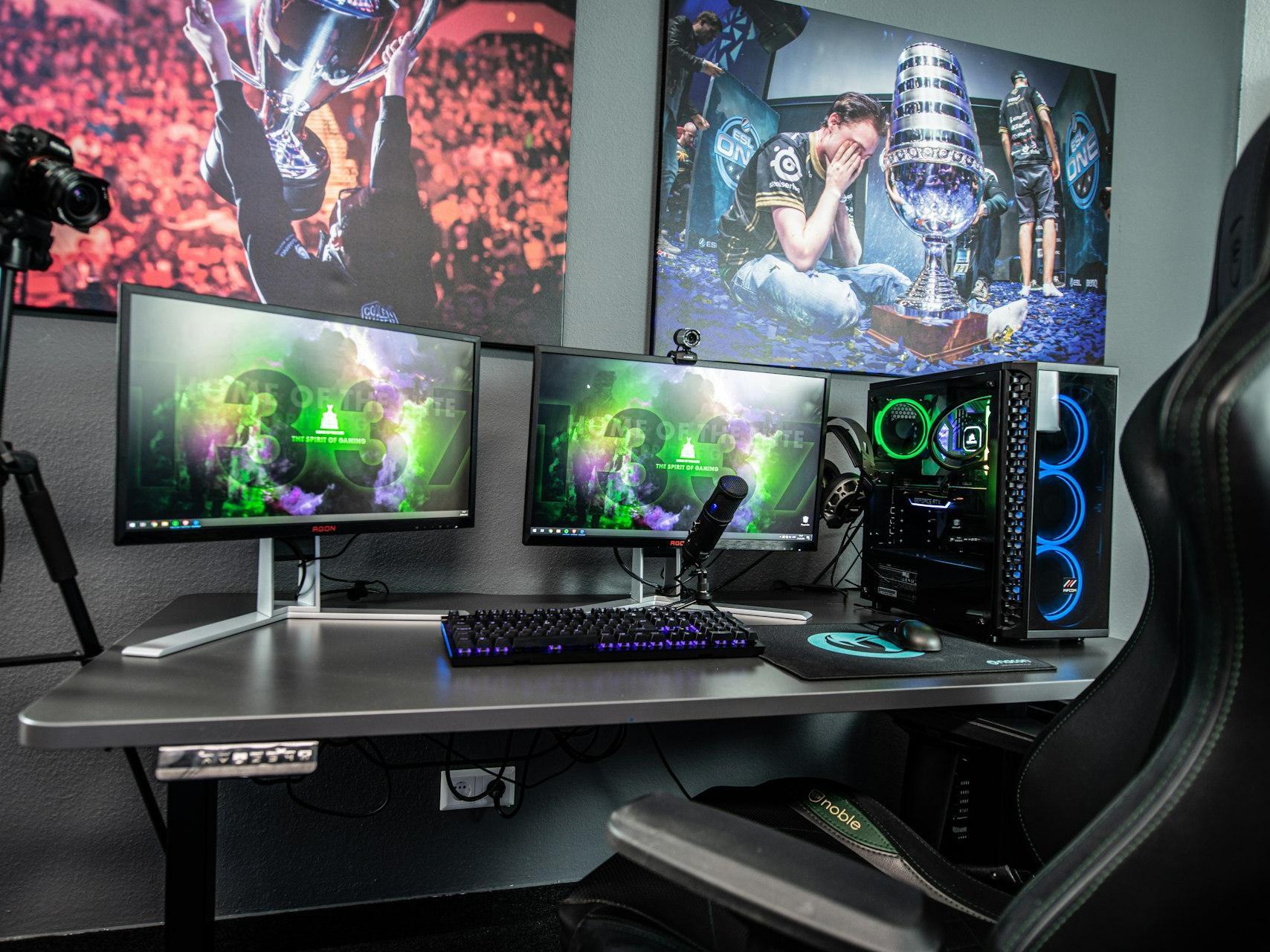 black computer keyboard on white table